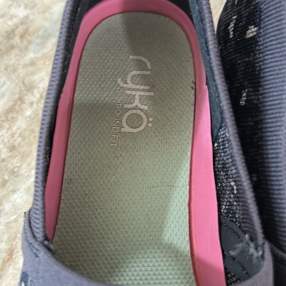 Ryka Hera Slip-On Sneaker leopard print gray,white,black size 9.5M - Picture 9 of 10